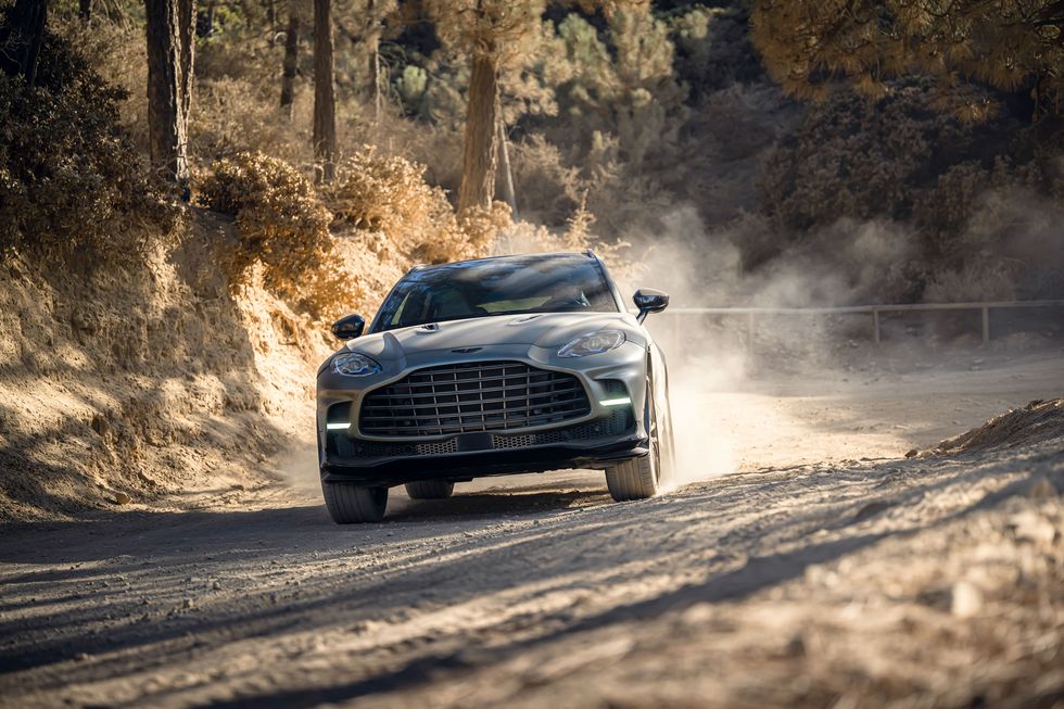 Aston Martin DBX 707 2024 – Fusion av Prestanda och Lyx i SUV-segmentet!