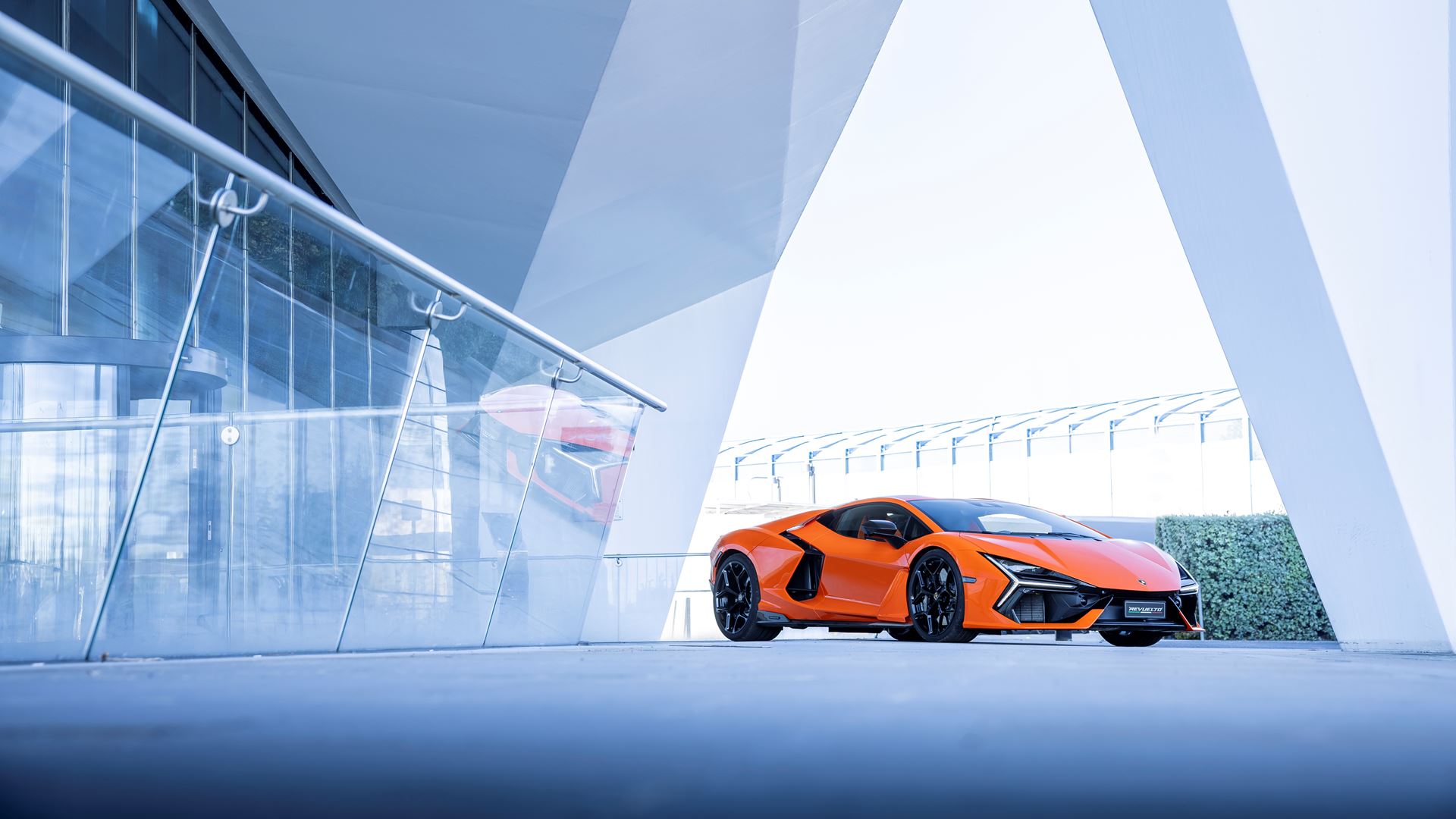 Lamborghini gör Super-Succé med nya vinnaren Revuelto!